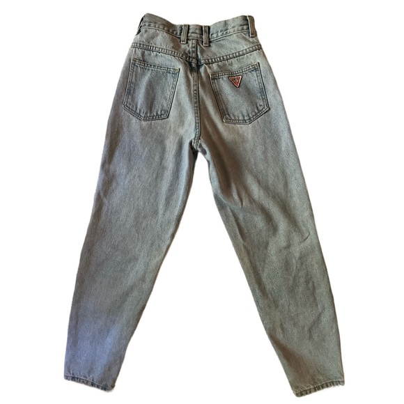 Has mild grass stain, other than that mint condition. Vintage Guess. - Picture 2 of 3